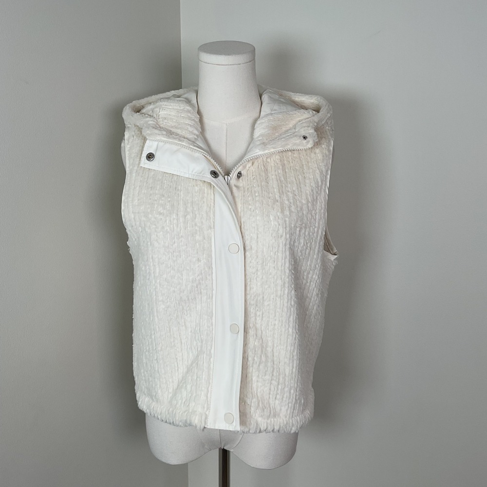 BKE‎ Sherpa Fleece Hooded Vest Snap Button Closure Women's Small